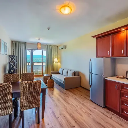 Sunrise Apartmanhotel 4*