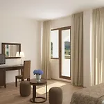 Sunrise 4* ابزور